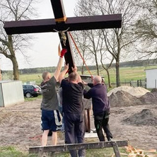 Inicjatywa mieszkańców. Przydrożny krzyż jako znak wiary i pamięci