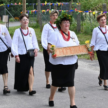 Wspólne podziękowanie za plony. Z wieńcami i muzyką przez Królikowo