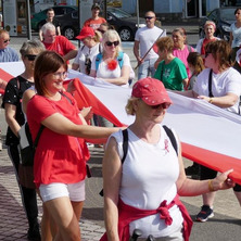 Dzień Flagi w Szubinie. Na Rynku zrobiło się biało-czerwono