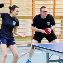 Zacięty mecz tenisa stołowego. Kto zwyciężył?