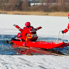 Ćwiczenia z zakresu ratownictwa. Działania na lodzie
