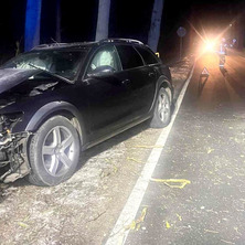 Wieczorne działanie służb. Niebezpieczne zdarzenie drogowe